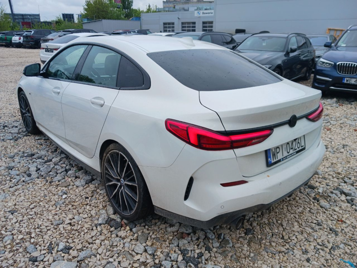 BMW 218i M Sport SEDAN - Sedan: hình 4 BMW 218i M Sport SEDAN - Sedan: hình 4
