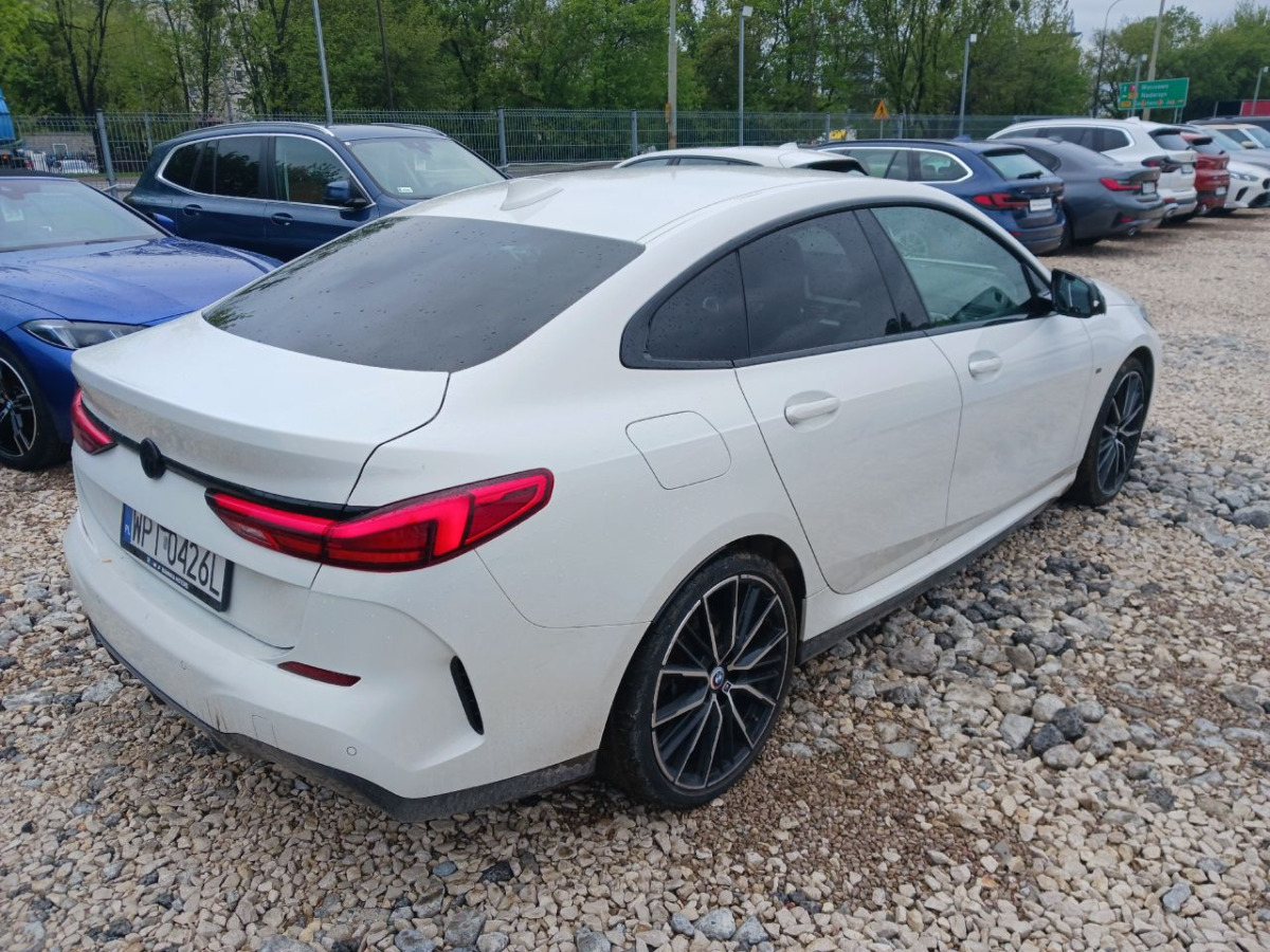 BMW 218i M Sport SEDAN - Sedan: hình 3 BMW 218i M Sport SEDAN - Sedan: hình 3