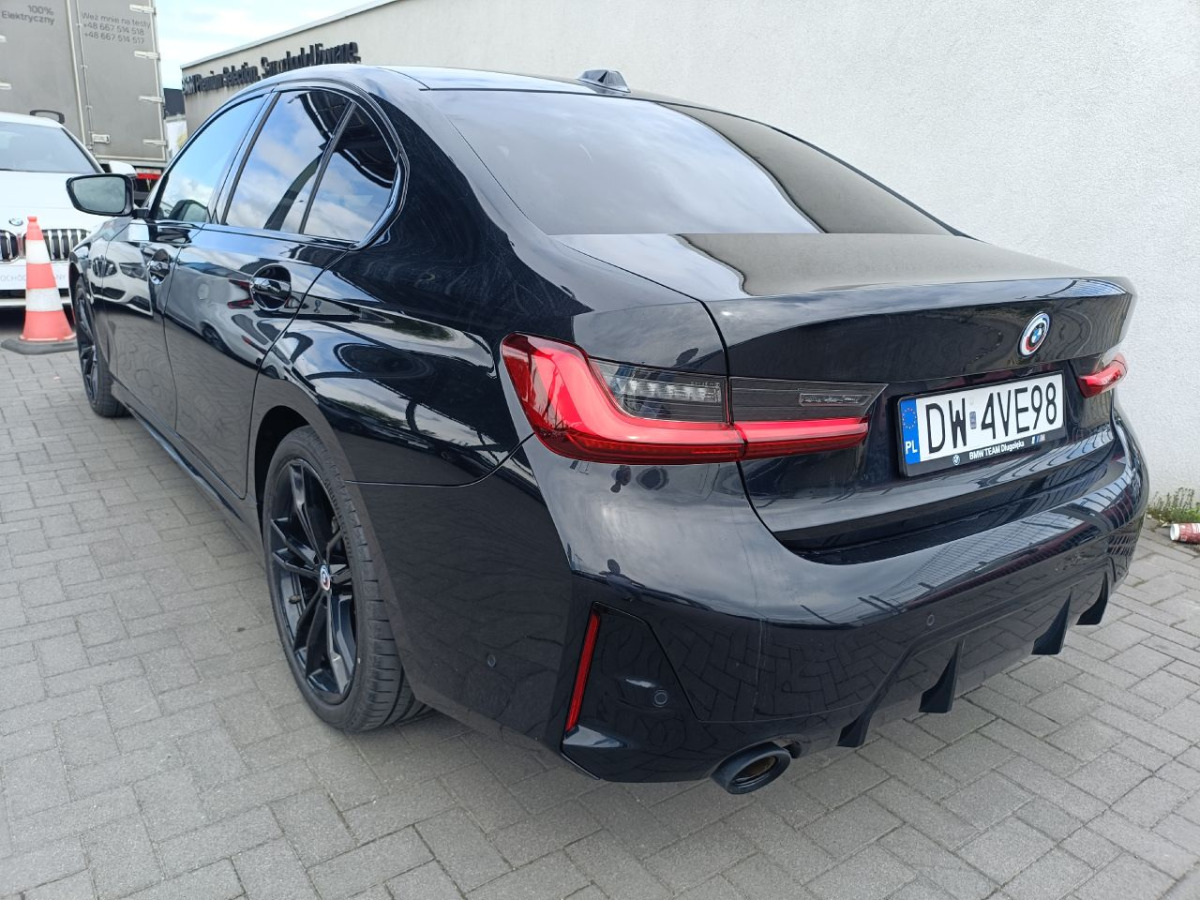 BMW 320i xDrive M Sport SEDAN - Sedan: hình 4 BMW 320i xDrive M Sport SEDAN - Sedan: hình 4