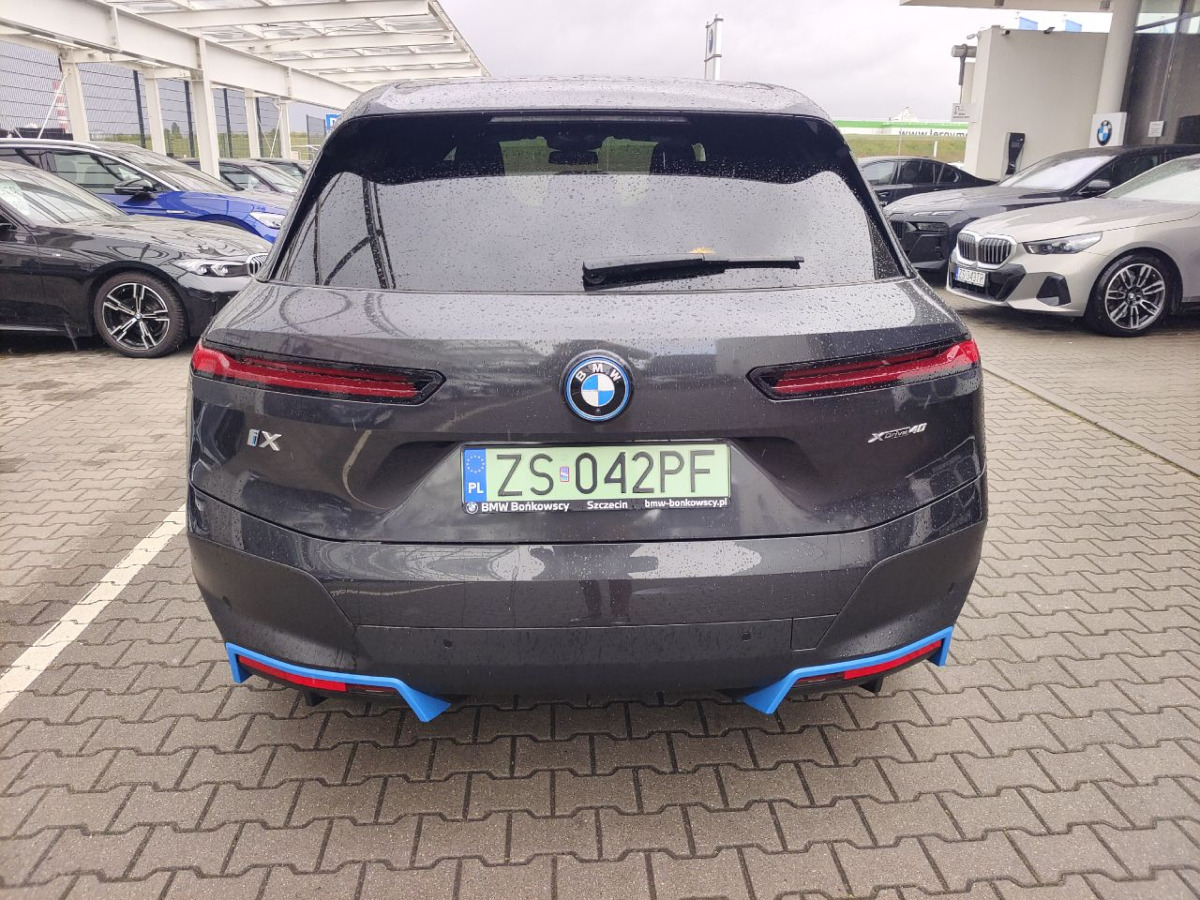 BMW iX XDRIVE40 SUV - SUV: hình 4 BMW iX XDRIVE40 SUV - SUV: hình 4