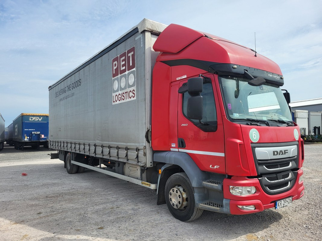 DAF LF SOLÓWKA - Xe tải thùng mui bạt: hình 1 DAF LF SOLÓWKA - Xe tải thùng mui bạt: hình 1
