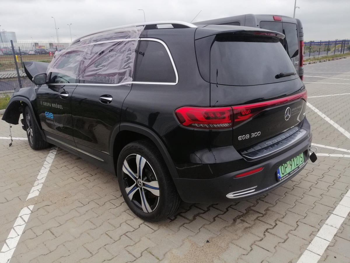 MERCEDES BENZ EQB 300 4MATIC SUV - SUV: hình 3 MERCEDES BENZ EQB 300 4MATIC SUV - SUV: hình 3