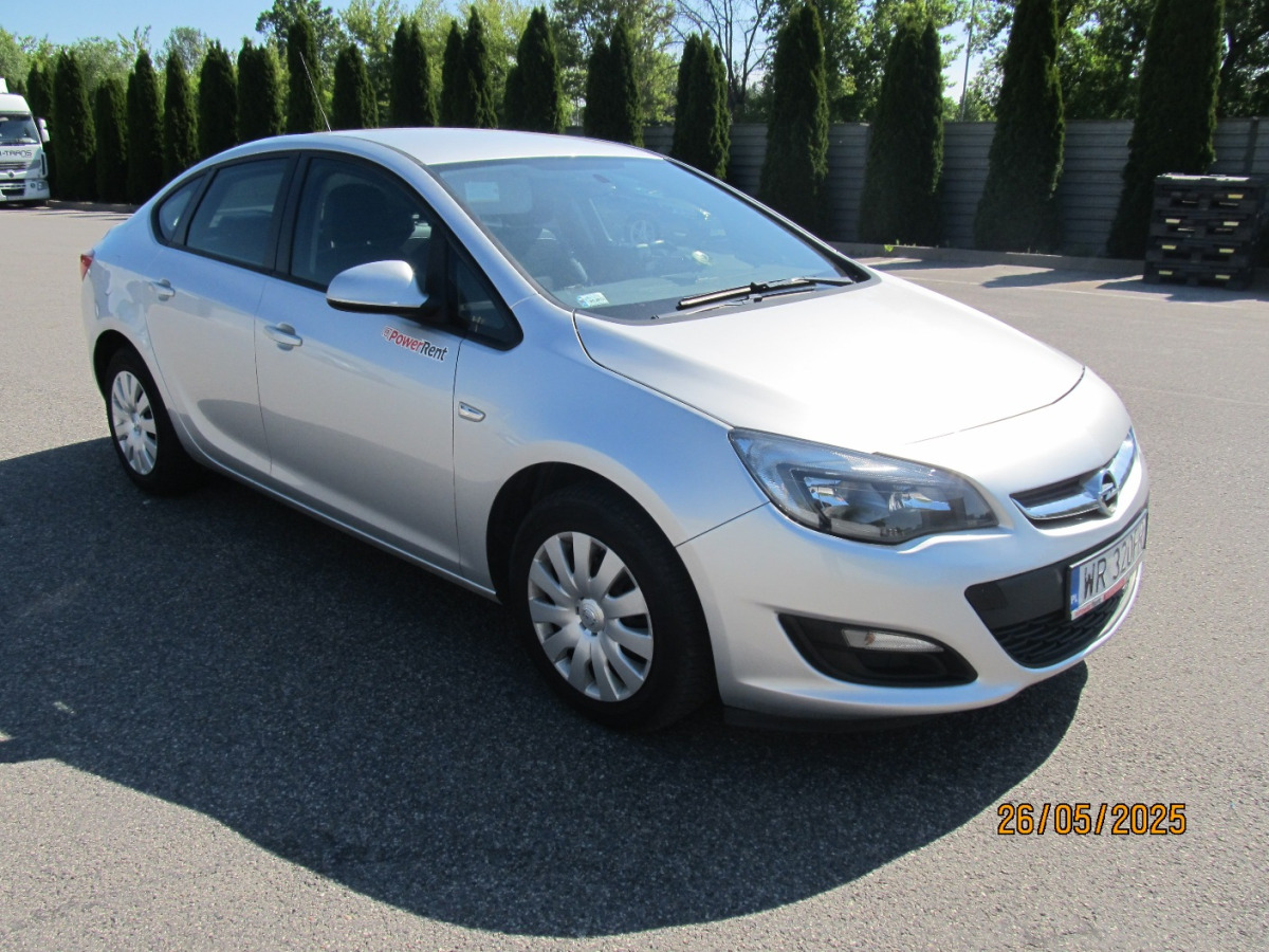 Sedan OPEL ASTRA SEDAN: hình 1