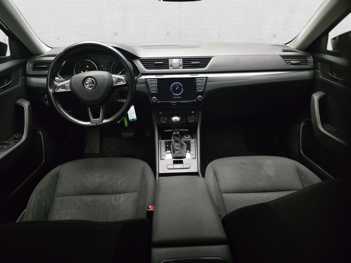 Xe hơi SKODA SUPERB LIFTBACK: hình 11