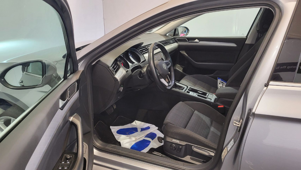 VOLKSWAGEN PASSAT KOMBI - Xe hơi: hình 5 VOLKSWAGEN PASSAT KOMBI - Xe hơi: hình 5