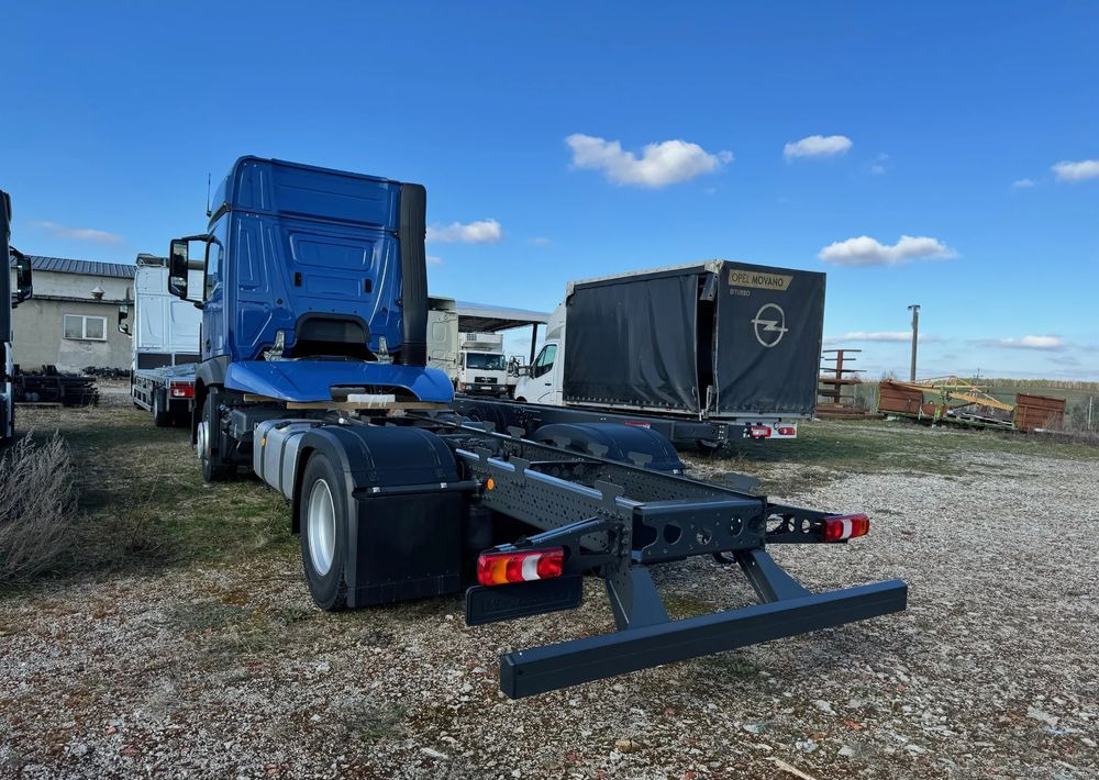 Mercedes-Benz Actros 1824 L podwozie do zabudowy - Xe tải chở rác: hình 3 Mercedes-Benz Actros 1824 L podwozie do zabudowy - Xe tải chở rác: hình 3