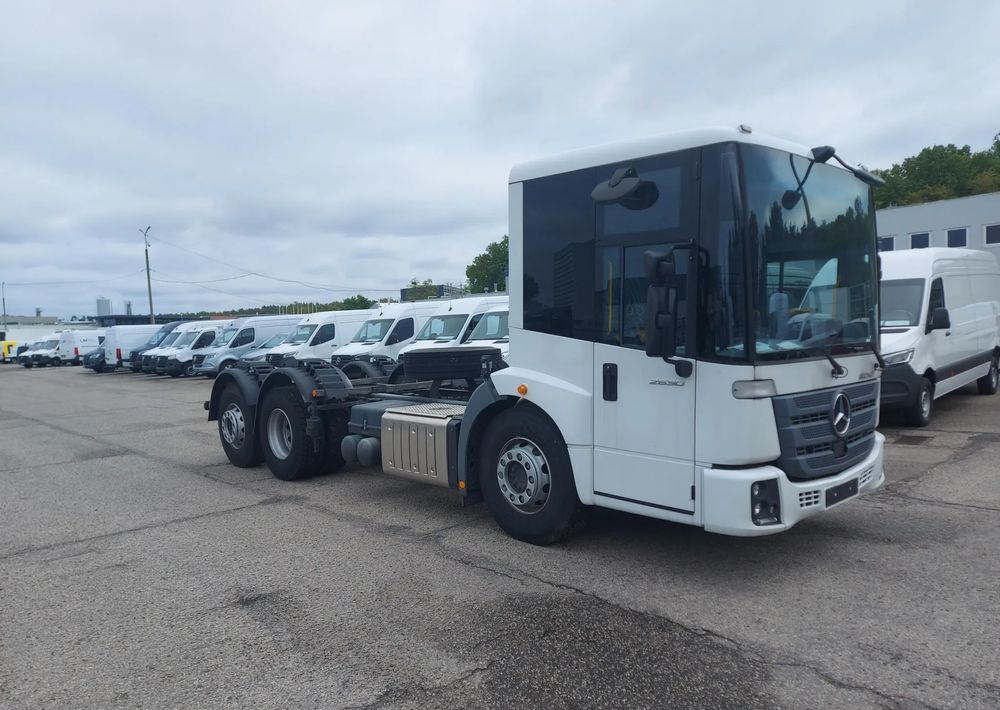 Mercedes-Benz Econic 2630 L ENA - Xe tải khung gầm: hình 3 Mercedes-Benz Econic 2630 L ENA - Xe tải khung gầm: hình 3