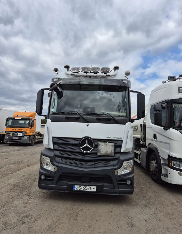 Mercedes-Benz Actros 1843 LS - Xe đầu kéo: hình 3 Mercedes-Benz Actros 1843 LS - Xe đầu kéo: hình 3