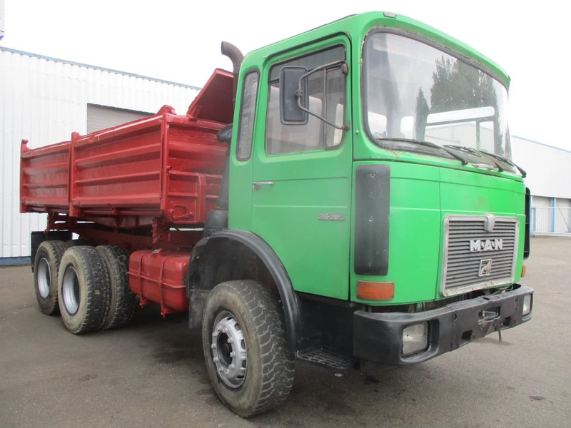 MAN 26.280 , Manual , 6x4 , 3 Way Tipper , Spring suspension - Xe ben: hình 4 MAN 26.280 , Manual , 6x4 , 3 Way Tipper , Spring suspension - Xe ben: hình 4