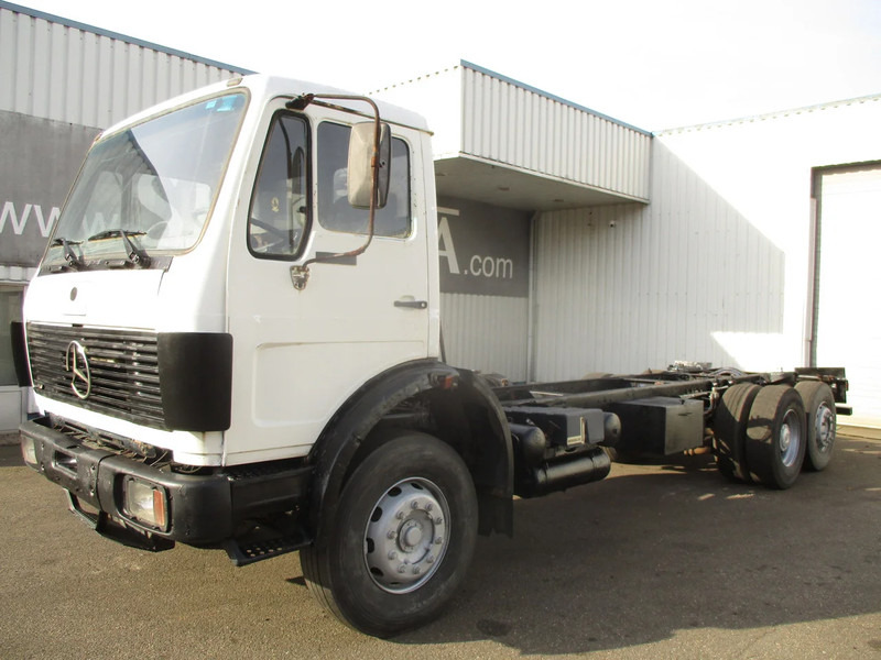 Mercedes-Benz 2233 , V8, Bi Turbo , ZF Manual , 6x2 - Xe tải khung gầm: hình 1 Mercedes-Benz 2233 , V8, Bi Turbo , ZF Manual , 6x2 - Xe tải khung gầm: hình 1