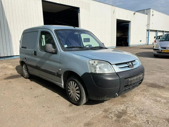 Peugeot Partner 1.9 D , Airco , Belgium Regestration - Xe van nhỏ gọn: hình 4 Peugeot Partner 1.9 D , Airco , Belgium Regestration - Xe van nhỏ gọn: hình 4