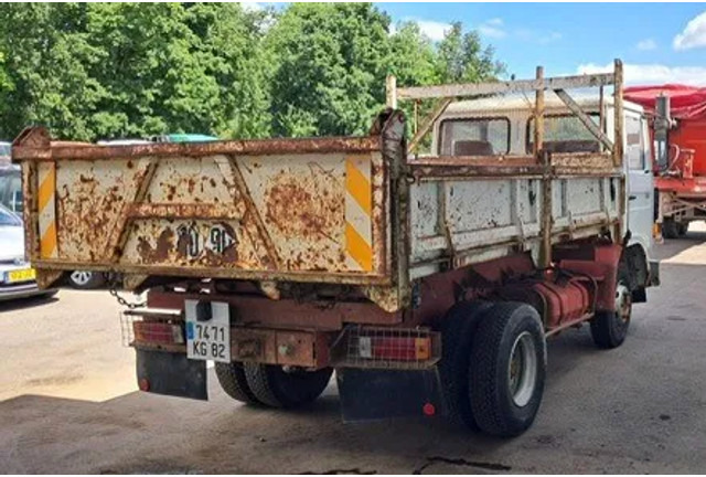 Renault Midliner S 130 , 6 Cylinder , 3 Way Tipper , Spring suspensiom - Xe ben: hình 3 Renault Midliner S 130 , 6 Cylinder , 3 Way Tipper , Spring suspensiom - Xe ben: hình 3