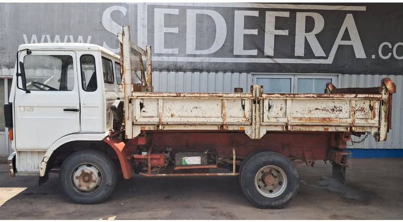 Renault Midliner S 130 , 6 Cylinder , 3 Way Tipper , Spring suspensiom - Xe ben: hình 5 Renault Midliner S 130 , 6 Cylinder , 3 Way Tipper , Spring suspensiom - Xe ben: hình 5