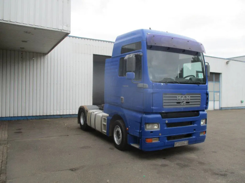 MAN TGA , FOR PARTS ONLY , NO ENGINE AND GEARBOX - Xe đầu kéo: hình 4 MAN TGA , FOR PARTS ONLY , NO ENGINE AND GEARBOX - Xe đầu kéo: hình 4