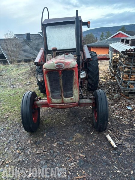 1900 Volvo 320 Buster traktor FRONTLASTER MVA FRI - INGEN MINSTEPRIS - Máy cày: hình 3 1900 Volvo 320 Buster traktor FRONTLASTER MVA FRI - INGEN MINSTEPRIS - Máy cày: hình 3