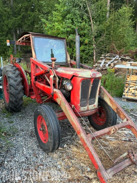 1900 Volvo 320 Buster traktor FRONTLASTER MVA FRI - INGEN MINSTEPRIS - Máy cày: hình 2 1900 Volvo 320 Buster traktor FRONTLASTER MVA FRI - INGEN MINSTEPRIS - Máy cày: hình 2