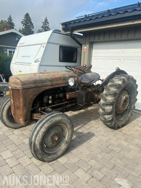 1955 Massey Ferguson Gråtass - Máy cày: hình 1 1955 Massey Ferguson Gråtass - Máy cày: hình 1