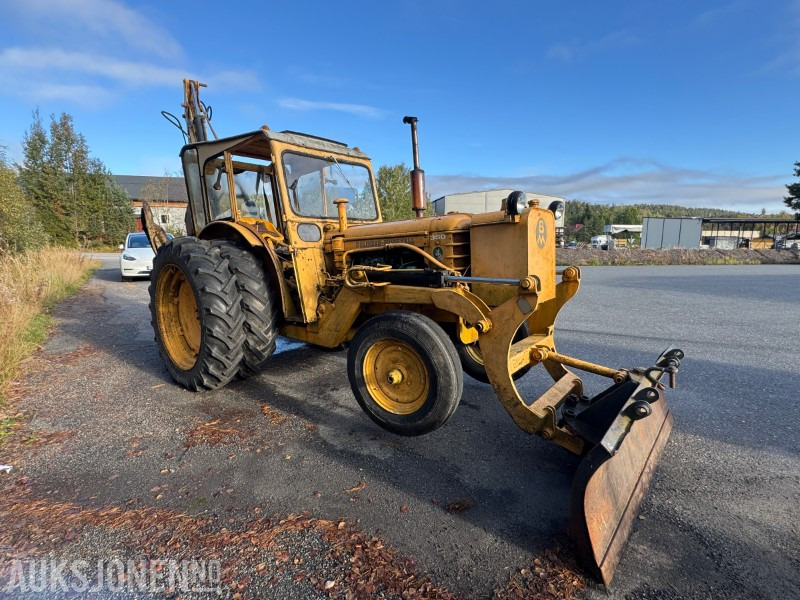 1967 Bolinder-Munktell BM 350 Traktor med graver og frontskjær – Traktorgraver - prosjekt / repobjekt - Máy xúc trước múc sau: hình 3 1967 Bolinder-Munktell BM 350 Traktor med graver og frontskjær – Traktorgraver - prosjekt / repobjekt - Máy xúc trước múc sau: hình 3