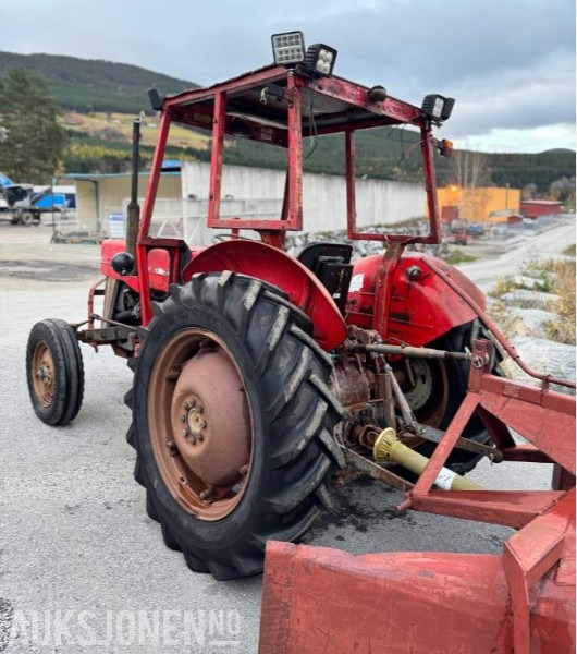 1971 Massey Ferguson 135 - MVA FRI traktor - Máy cày: hình 2 1971 Massey Ferguson 135 - MVA FRI traktor - Máy cày: hình 2