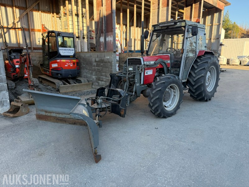 1991 Massey Ferguson 372 4x4 FRONTHYDRAULIKK/SKJÆR - Máy cày: hình 2 1991 Massey Ferguson 372 4x4 FRONTHYDRAULIKK/SKJÆR - Máy cày: hình 2