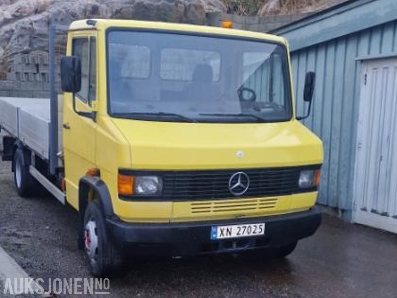1994 Mercedes-Benz vario 611D lav km stand 9000km med kran - Xe tải thùng lửng/ Phẳng: hình 2 1994 Mercedes-Benz vario 611D lav km stand 9000km med kran - Xe tải thùng lửng/ Phẳng: hình 2