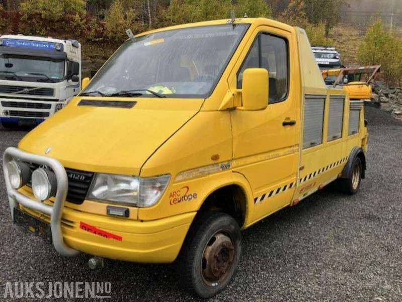 1999 Mercedes-Benz Sprinter 412 4x4 Redningsbil med briller og vinsj - Xe tải cứu hỏa: hình 1 1999 Mercedes-Benz Sprinter 412 4x4 Redningsbil med briller og vinsj - Xe tải cứu hỏa: hình 1