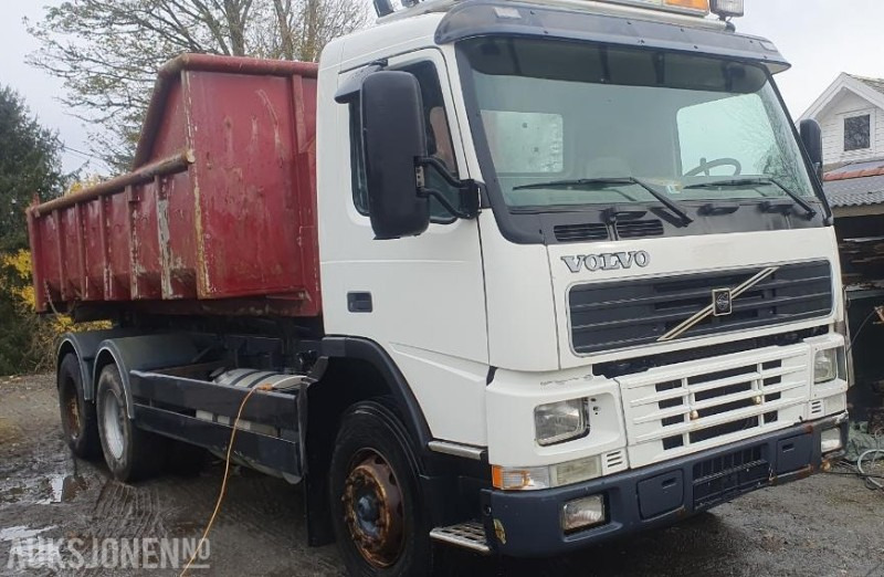 2000 Volvo FM-12 MED KASSE OG MASKINFLAK - Xe tải nâng móc: hình 3 2000 Volvo FM-12 MED KASSE OG MASKINFLAK - Xe tải nâng móc: hình 3