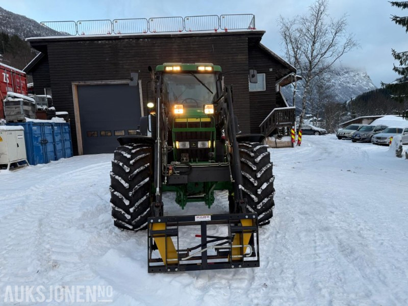 2002 John Deere RW7810 m/frontlaster og fronthydraulikk og pto - Máy cày: hình 2 2002 John Deere RW7810 m/frontlaster og fronthydraulikk og pto - Máy cày: hình 2