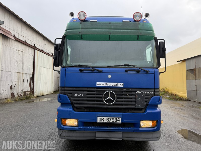 2003 Mercedes-Benz 1831L/60 4X2 - Xe tải hộp: hình 2 2003 Mercedes-Benz 1831L/60 4X2 - Xe tải hộp: hình 2