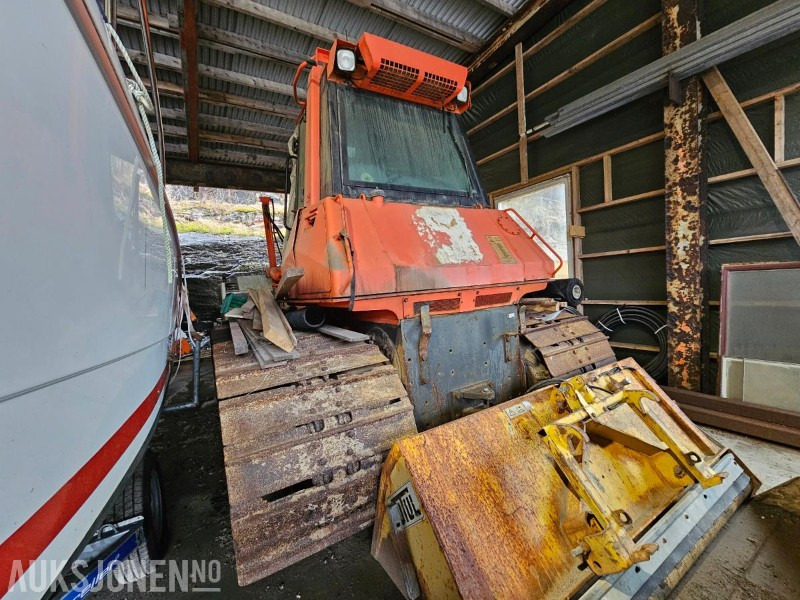 2003 New Holland D180 beltedrevet bulldoser - Trang thiết bị xây dựng: hình 1 2003 New Holland D180 beltedrevet bulldoser - Trang thiết bị xây dựng: hình 1