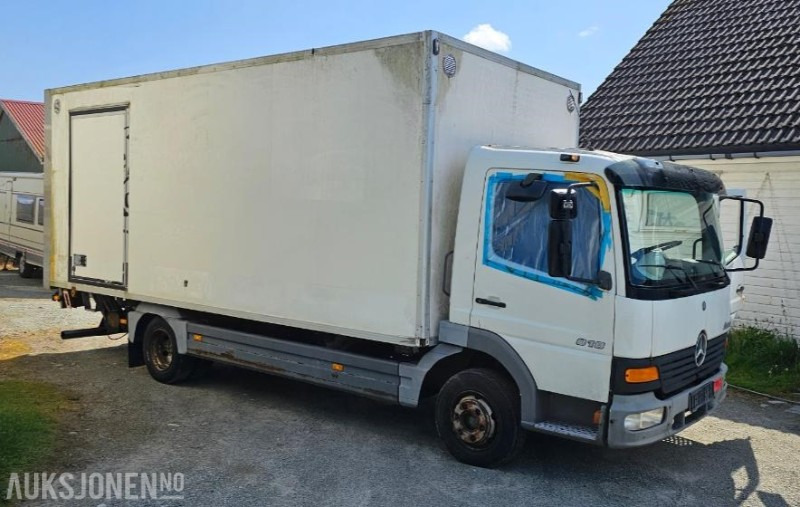 2004 Mercedes-Benz 818/42AT7,5, Reparasjonsobjekt - Xe tải hộp: hình 1 2004 Mercedes-Benz 818/42AT7,5, Reparasjonsobjekt - Xe tải hộp: hình 1