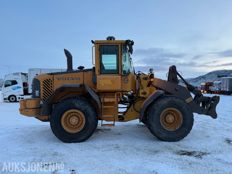 2004 Volvo L90E - Sentralsmøring - Ny motor - Máy xúc lật bánh lốp: hình 4 2004 Volvo L90E - Sentralsmøring - Ny motor - Máy xúc lật bánh lốp: hình 4