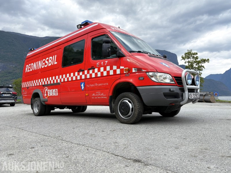 2005 Mercedes-Benz Sprinter 4-motion / 4X4 redningsbil - fullutstyrt - Xe tải cứu hỏa: hình 2 2005 Mercedes-Benz Sprinter 4-motion / 4X4 redningsbil - fullutstyrt - Xe tải cứu hỏa: hình 2