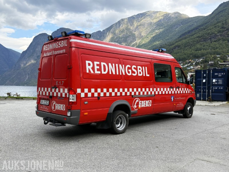 2005 Mercedes-Benz Sprinter 4-motion / 4X4 redningsbil - fullutstyrt - Xe tải cứu hỏa: hình 3 2005 Mercedes-Benz Sprinter 4-motion / 4X4 redningsbil - fullutstyrt - Xe tải cứu hỏa: hình 3