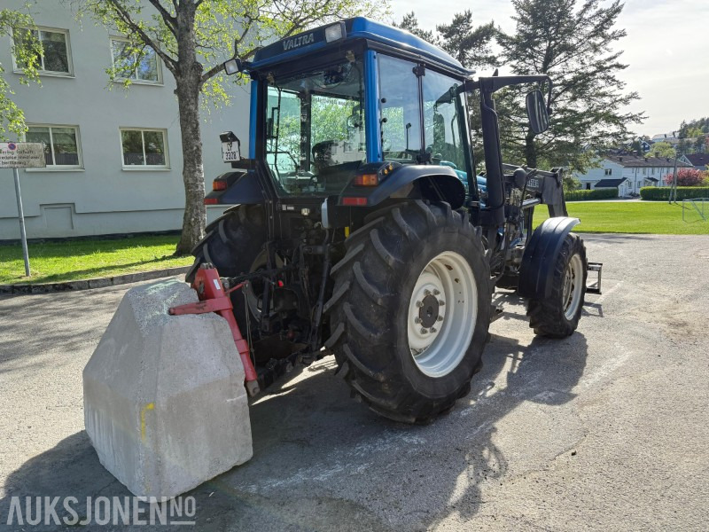 2005 Valtra A85 traktor med frontlaster, snøfres, snøskjær, gafler, skuffe, gruskasse og feieaggregat - Máy cày: hình 5 2005 Valtra A85 traktor med frontlaster, snøfres, snøskjær, gafler, skuffe, gruskasse og feieaggregat - Máy cày: hình 5