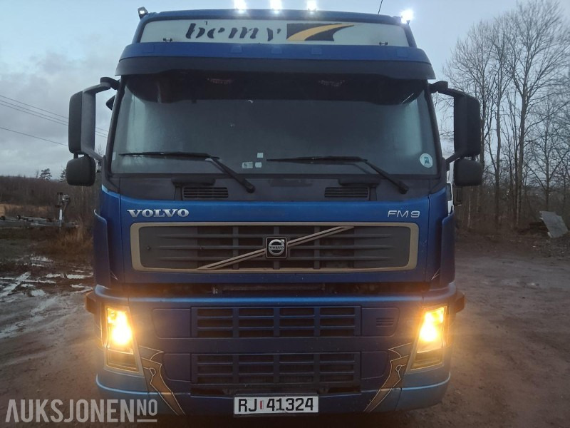 2005 Volvo FM9 - Xe tải hộp: hình 2 2005 Volvo FM9 - Xe tải hộp: hình 2