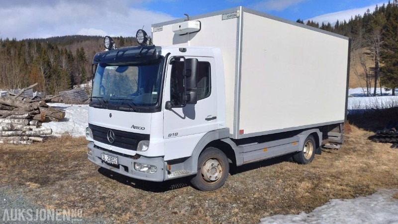 2006 Mercedes-Benz 818/33AT 7,5 skapbil ryggekamera s+v dekk kjetting - Xe tải hộp: hình 1 2006 Mercedes-Benz 818/33AT 7,5 skapbil ryggekamera s+v dekk kjetting - Xe tải hộp: hình 1