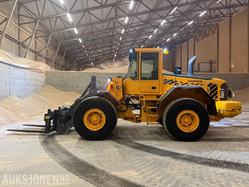 2006 Volvo L120E HJULLASTER M/STOR SNØSKUFF SENTRALSMØRING 3.FUNKSJON. - Máy xúc lật bánh lốp: hình 1 2006 Volvo L120E HJULLASTER M/STOR SNØSKUFF SENTRALSMØRING 3.FUNKSJON. - Máy xúc lật bánh lốp: hình 1