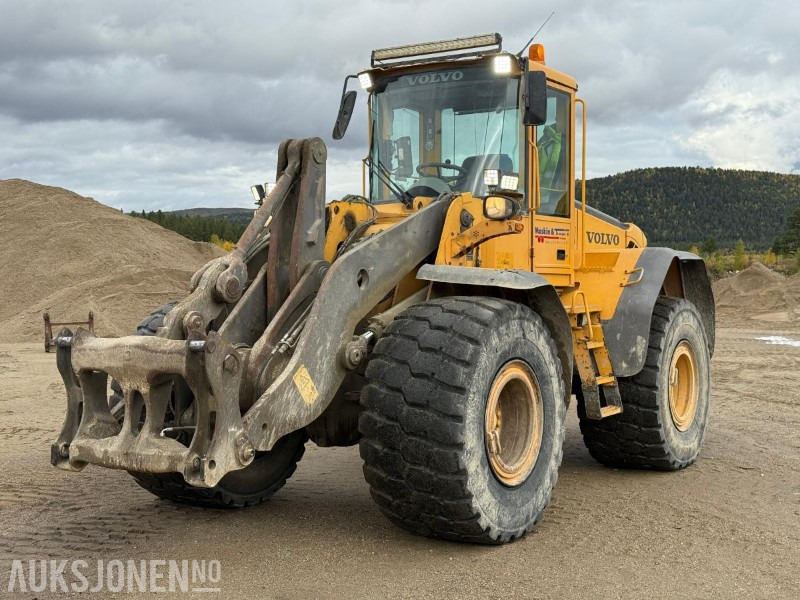 2006 Volvo L120E - Sentralsmøring - 14887 timer - Máy xúc lật bánh lốp: hình 1 2006 Volvo L120E - Sentralsmøring - 14887 timer - Máy xúc lật bánh lốp: hình 1
