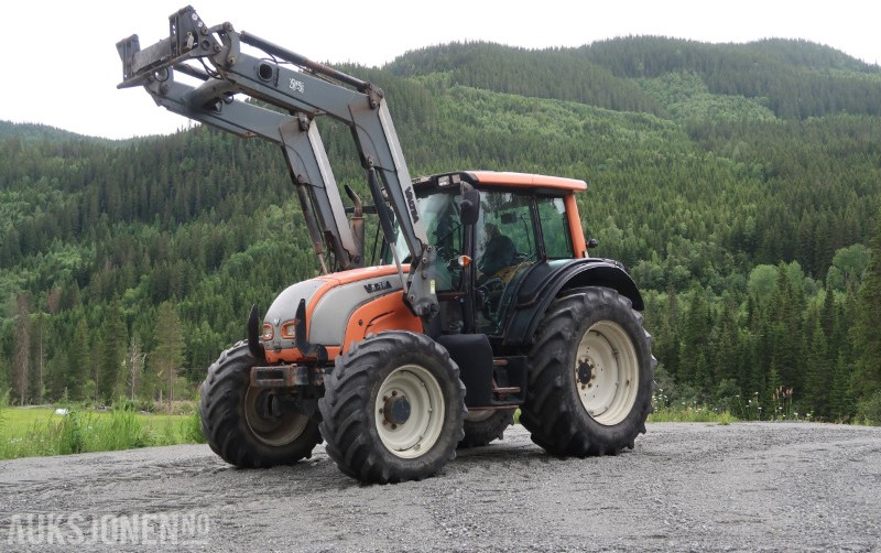 2008 Valtra N141 Twintrac traktor / 9121 timer - Máy cày: hình 1 2008 Valtra N141 Twintrac traktor / 9121 timer - Máy cày: hình 1