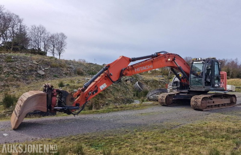 2009 Hitachi ZX225USLC-3 Beltegraver m/GPS/Rototilt med klype/Pusseskuffe, 12800 timer - Máy xúc: hình 2 2009 Hitachi ZX225USLC-3 Beltegraver m/GPS/Rototilt med klype/Pusseskuffe, 12800 timer - Máy xúc: hình 2