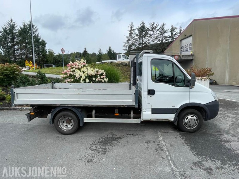 2009 Iveco Daily lastebil med 3-veis tipp - 3 seter - krok - 185707 km. - Xe ben: hình 4 2009 Iveco Daily lastebil med 3-veis tipp - 3 seter - krok - 185707 km. - Xe ben: hình 4