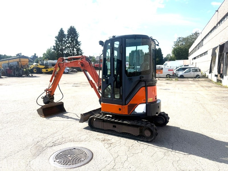 2010 Hitachi ZX22U-2 CLR minigraver med 3 skuffer - Máy xúc: hình 3 2010 Hitachi ZX22U-2 CLR minigraver med 3 skuffer - Máy xúc: hình 3