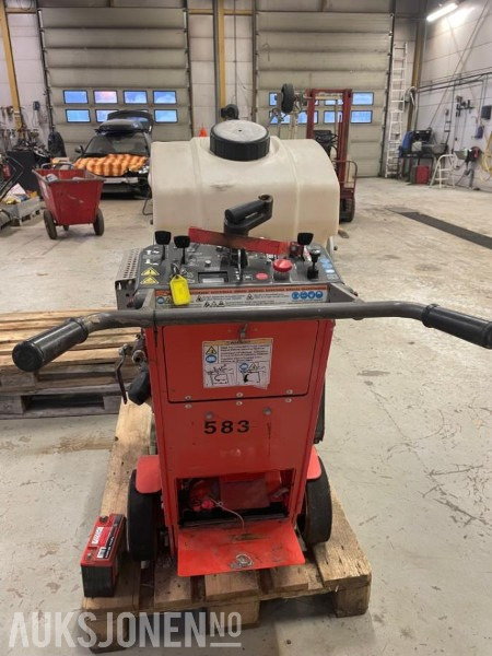 2012 Husqvarna FS524 selvgående gulvsag - Trang thiết bị xây dựng: hình 4 2012 Husqvarna FS524 selvgående gulvsag - Trang thiết bị xây dựng: hình 4