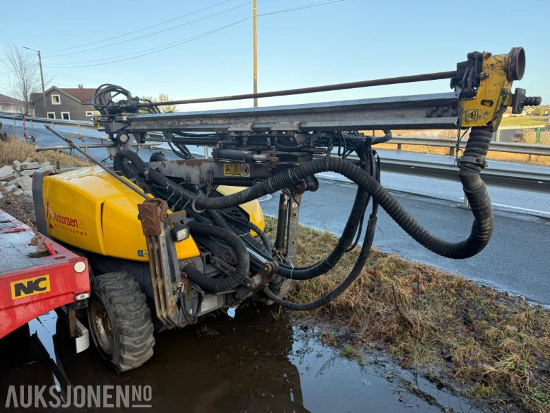 2013 Atlas Copco Flexiroc T15R-01BORERIGG SERVICEHISTORIKK 2000TIMER. - Giàn khoan: hình 2 2013 Atlas Copco Flexiroc T15R-01BORERIGG SERVICEHISTORIKK 2000TIMER. - Giàn khoan: hình 2
