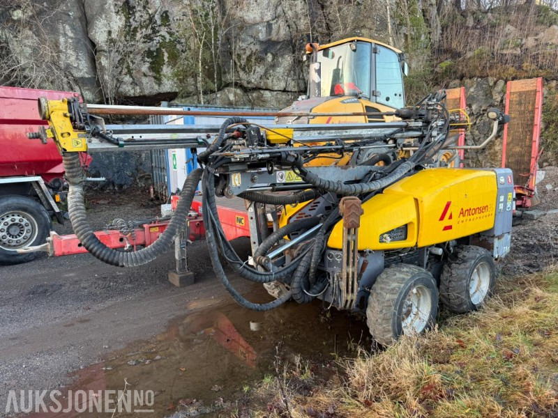2013 Atlas Copco Flexiroc T15R-01BORERIGG SERVICEHISTORIKK 2000TIMER. - Giàn khoan: hình 1 2013 Atlas Copco Flexiroc T15R-01BORERIGG SERVICEHISTORIKK 2000TIMER. - Giàn khoan: hình 1