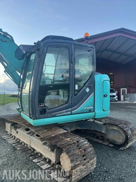 2014 Kobelco sk140srlc-3 gravemaskin Hk feste s60 Engcon tiltrotator 3 skuffer Sentralsmøring - Máy xúc: hình 2 2014 Kobelco sk140srlc-3 gravemaskin Hk feste s60 Engcon tiltrotator 3 skuffer Sentralsmøring - Máy xúc: hình 2