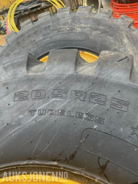 2015 4 Stk 20,5/25 GoodYear hjullasterdekk - Máy xúc lật bánh lốp: hình 2 2015 4 Stk 20,5/25 GoodYear hjullasterdekk - Máy xúc lật bánh lốp: hình 2