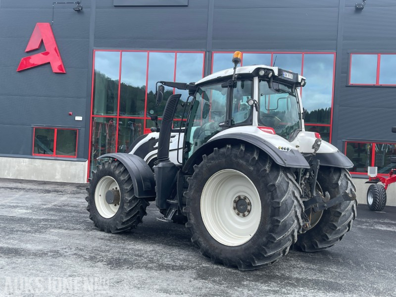 2015 Valtra T214D Versu Direct - Front Hydr. - EU OK 2027 - 50 km/t - Máy cày: hình 3 2015 Valtra T214D Versu Direct - Front Hydr. - EU OK 2027 - 50 km/t - Máy cày: hình 3