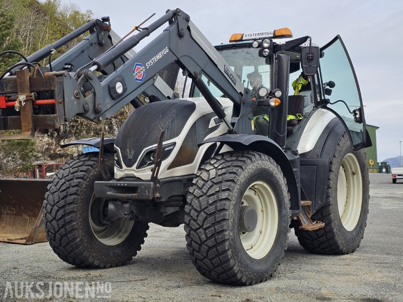 2016 Valtra T144D - Direct - Laster - Luft - 50 km/t - 3 -Medfølger skuffe - Máy cày: hình 1 2016 Valtra T144D - Direct - Laster - Luft - 50 km/t - 3 -Medfølger skuffe - Máy cày: hình 1